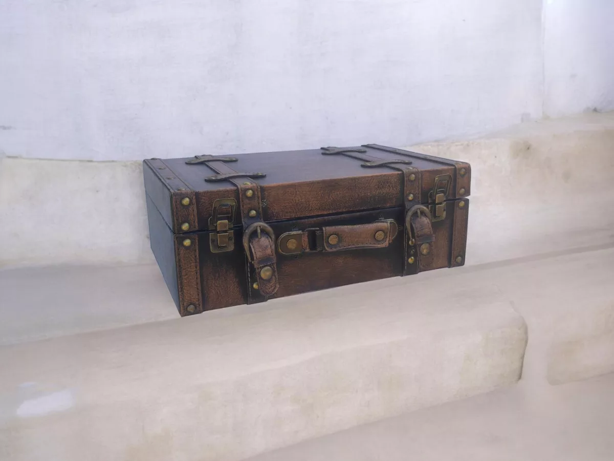 Valise en bois vintage