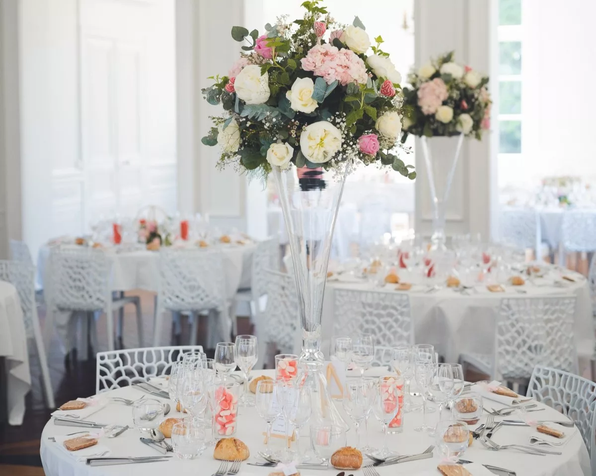 Vase clarinette avec composition florale